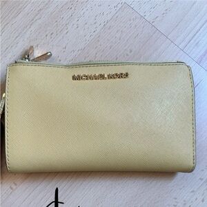 Michael Kors Wristlet Wallet